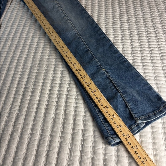 We The Free by Free People Women’s Skinny Jeans Small Pull-On Front Slit Hem - Picture 5 of 7